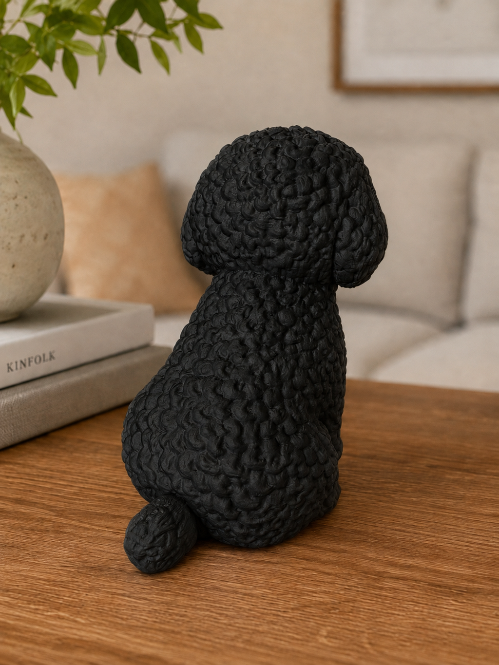 Bichon Frisé hundefigur i mat sort, set bagfra